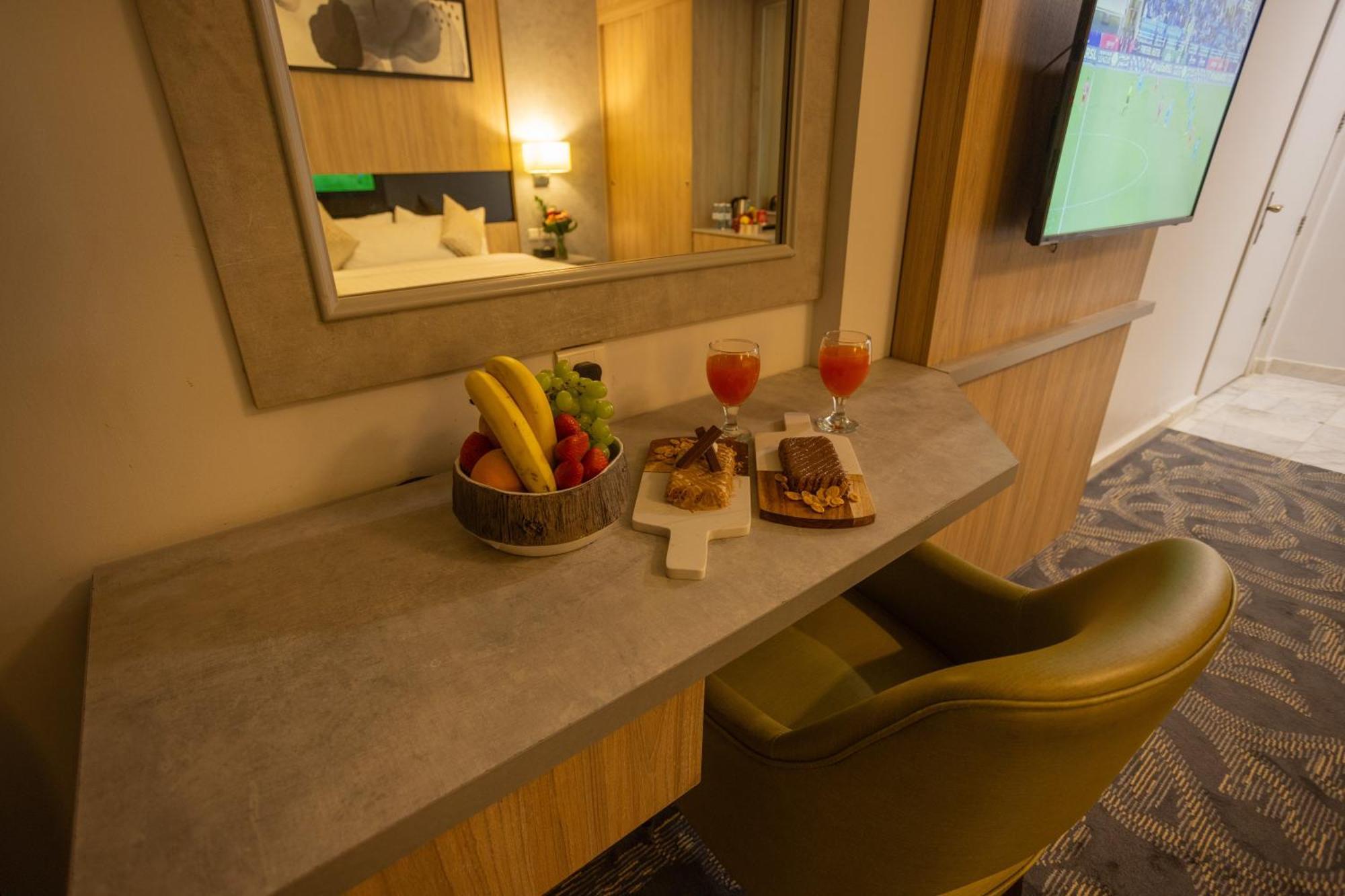 Laten Suites Andalus Mall Djedda Buitenkant foto