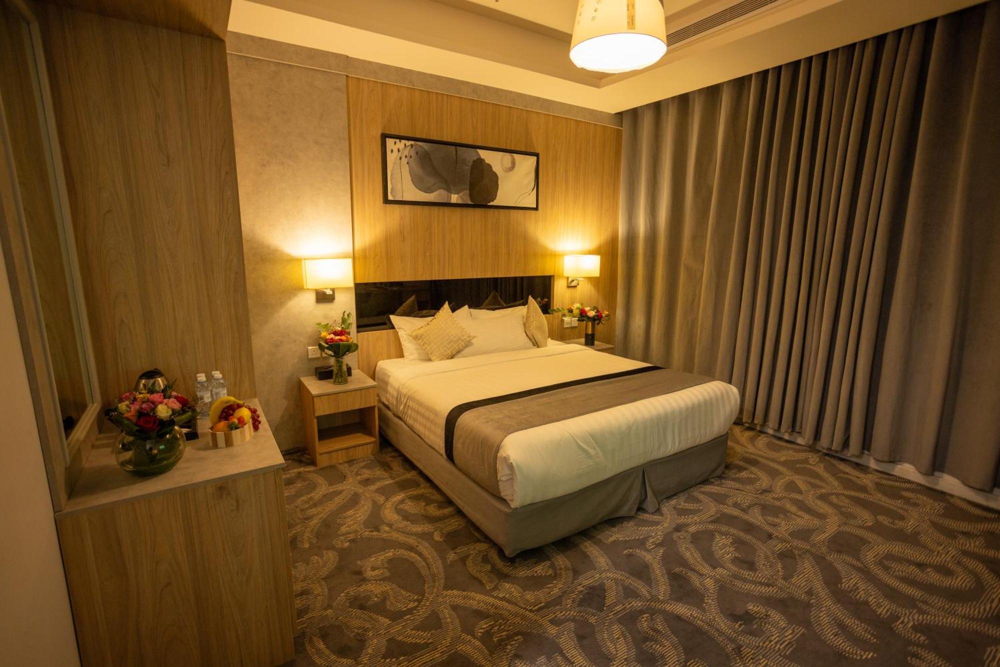Laten Suites Andalus Mall Djedda Buitenkant foto