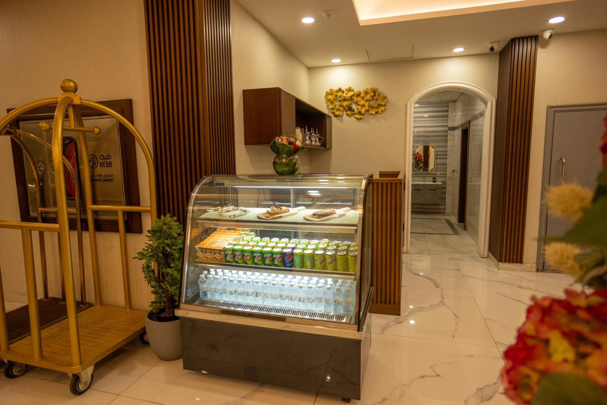 Laten Suites Andalus Mall Djedda Buitenkant foto