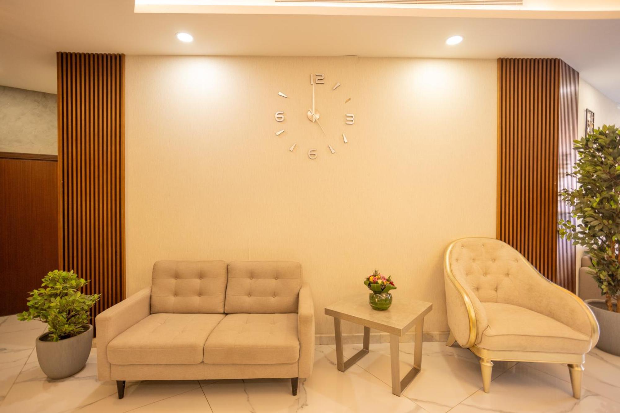 Laten Suites Andalus Mall Djedda Buitenkant foto